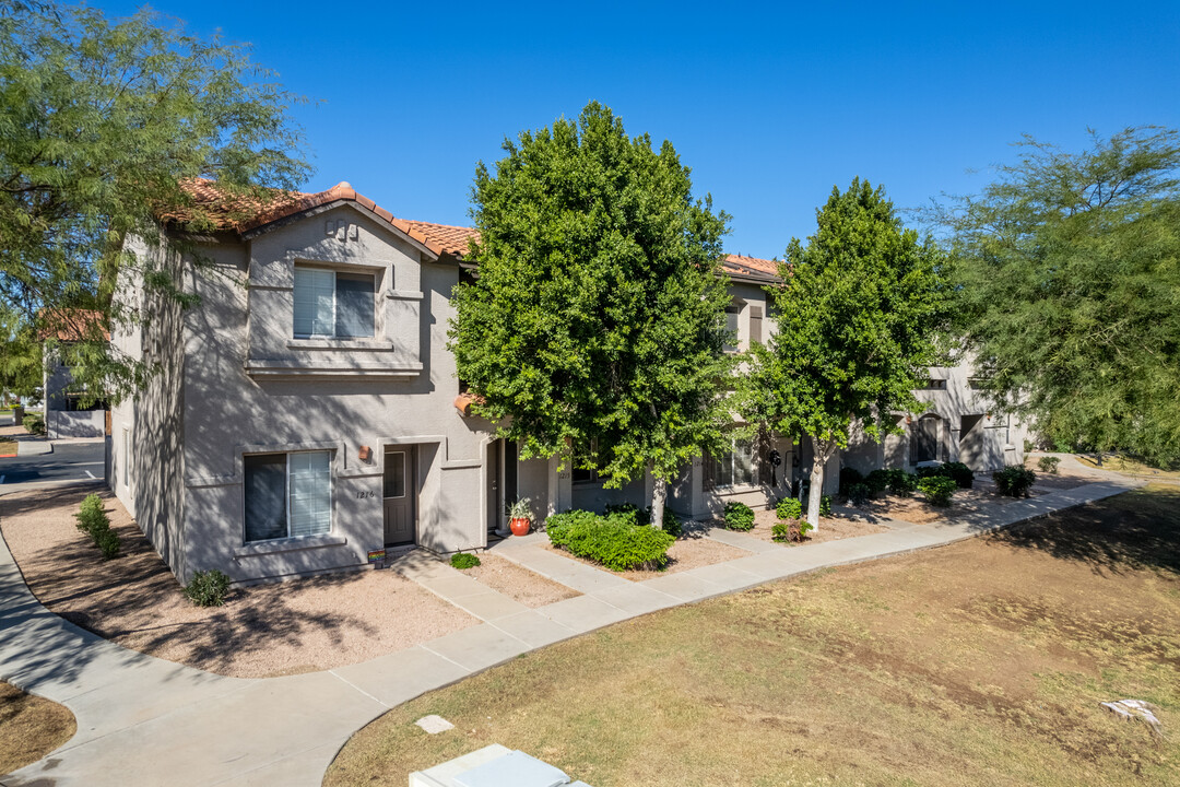 Heather Glen Condominiums in Chandler, AZ - Building Photo