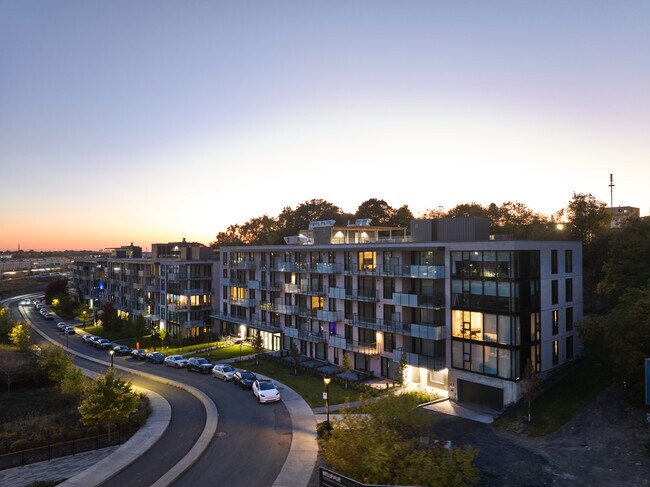 Bellevue MTL in Montréal, QC - Foto de edificio - Building Photo