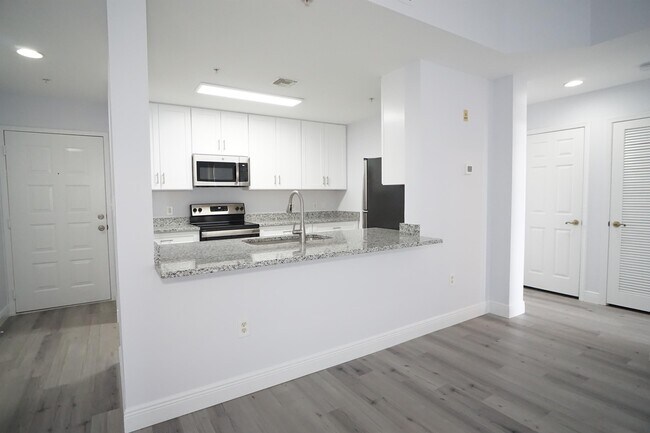 1200 Town Center Dr in Jupiter, FL - Building Photo - Building Photo