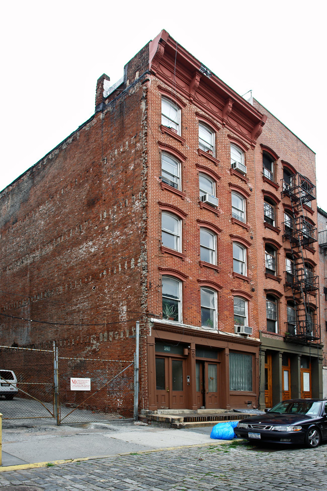 248 Front St in New York, NY - Building Photo - Building Photo