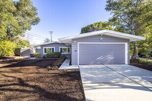 3381 Cowper St in Palo Alto, CA - Building Photo