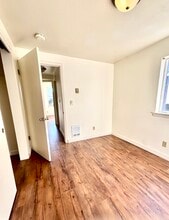 1007 W Main St, Unit 1 in Centralia, WA - Building Photo - Building Photo