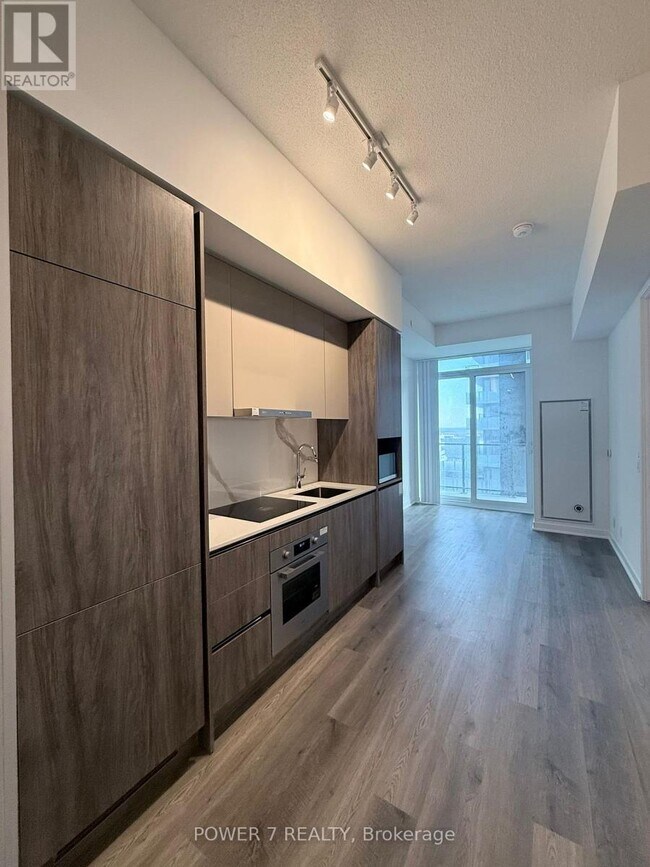 180 Front St E in Toronto, ON - Building Photo - Building Photo