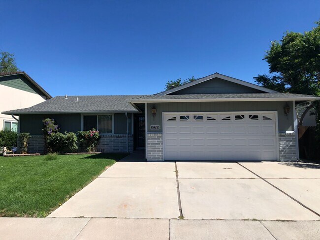 property at 3072 Meadowlands Dr