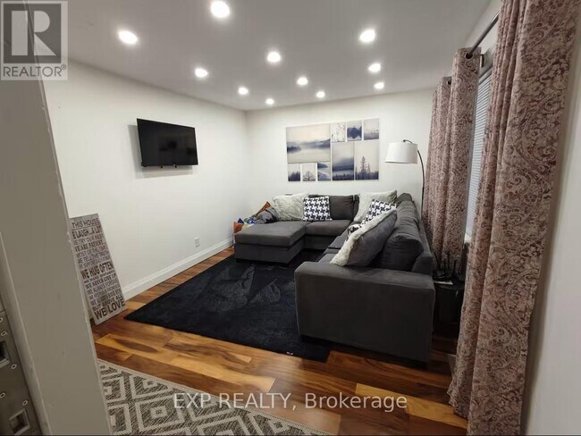 4364 Homewood Ave in Niagara Falls, ON - Foto de edificio - Building Photo