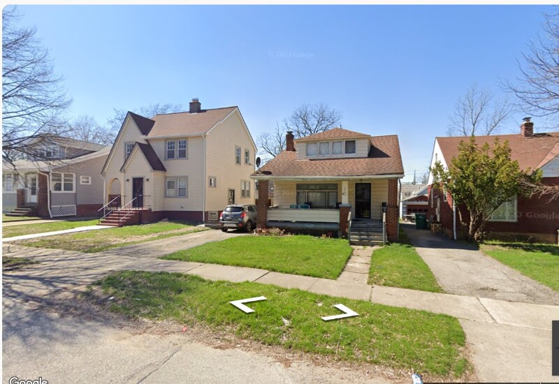 5562 Dalewood Ave in Maple Heights, OH - Building Photo