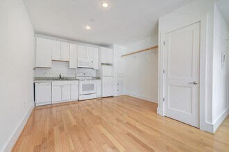 2852 Connecticut Ave NW in Washington, DC - Building Photo - Building Photo