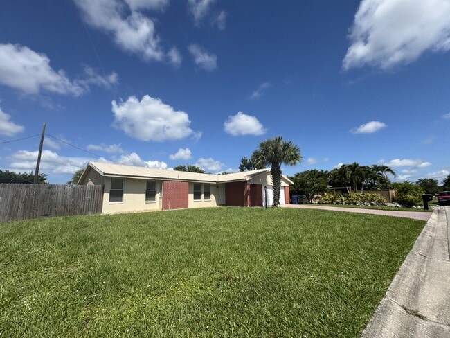 129 Algiers Dr