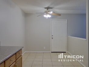 104 Edelweiss St in Las Vegas, NV - Building Photo - Building Photo