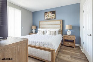 100 River Park Dr in Raritan, NJ - Building Photo