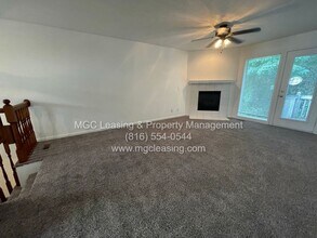 5901 NE 42nd St-Unit -5901 NE 42nd St in Kansas City, MO - Foto de edificio - Building Photo