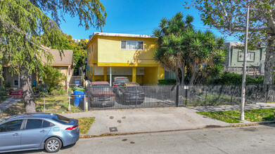 2530 S Sycamore Ave in Los Angeles, CA - Building Photo - Building Photo