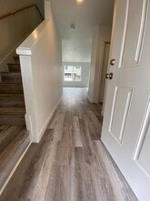 2615 E 14th St-Unit -A in The Dalles, OR - Foto de edificio - Building Photo