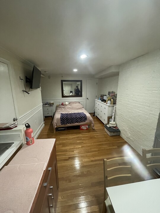 81 Saint Botolph St, Unit 501 in Boston, MA - Building Photo