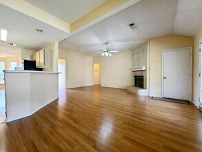 909 Crestwood Dr in Cedar Hill, TX - Building Photo - Building Photo