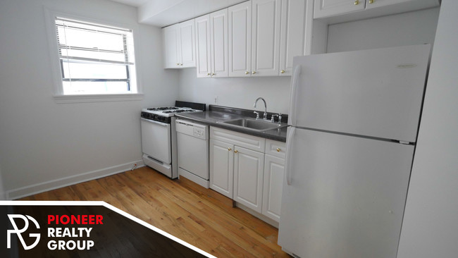 813 W Waveland Ave, Unit 819-N3