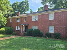 2357 Sharon Rd in Charlotte, NC - Building Photo