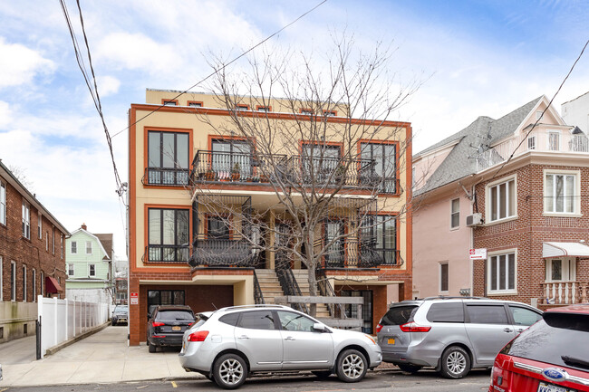 2070 E 13th St in Brooklyn, NY - Building Photo - Building Photo