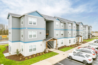 Eagle Pointe Apartments in Albany, OR - Foto de edificio - Building Photo