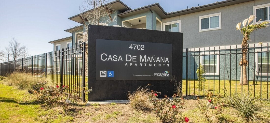 4702 Old Brownsville Rd in Corpus Christi, TX - Foto de edificio