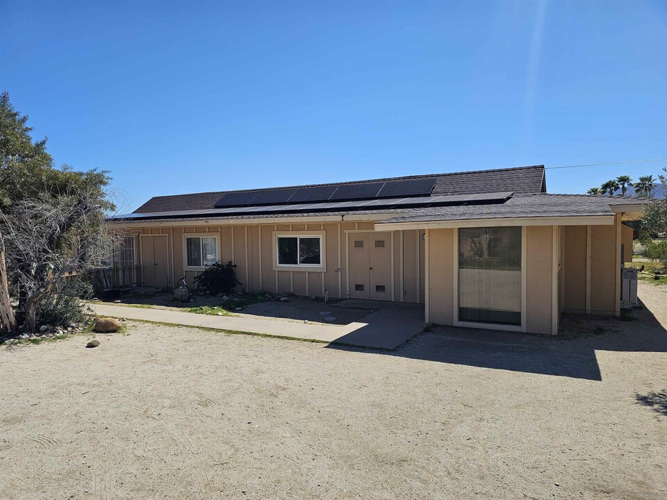 2768 Country Club Rd in Borrego Springs, CA - Building Photo