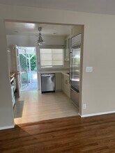 17935 Tiara St in Encino, CA - Building Photo - Building Photo