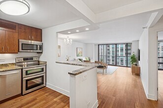 10 E Ontario St, Unit 3609 in Chicago, IL - Building Photo - Building Photo