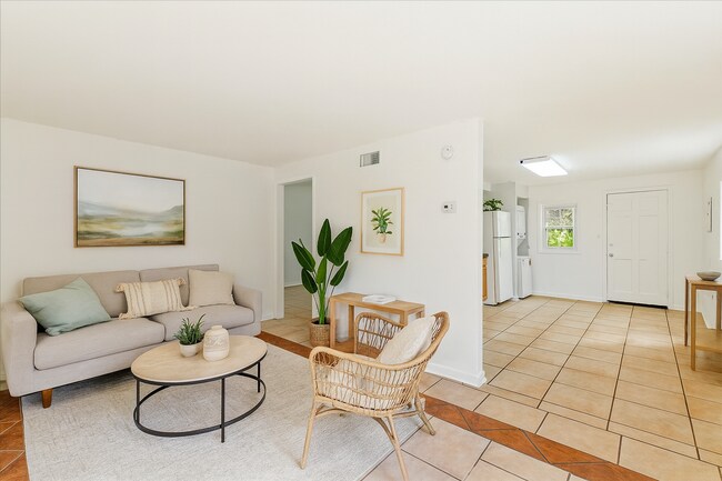 1861 Ivy Ln in Tallahassee, FL - Building Photo - Building Photo