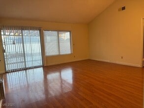 3912 Irongate Ct in Las Vegas, NV - Building Photo - Building Photo