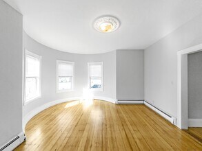 306 Centre St, Unit 3 in Boston, MA - Building Photo - Building Photo
