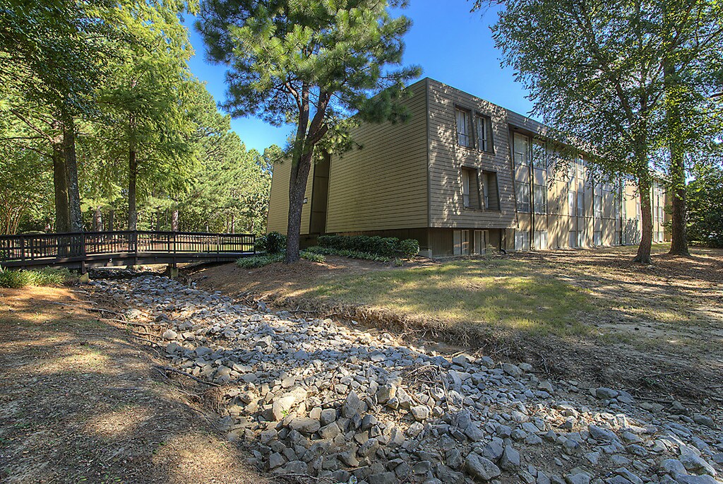Summer Trace Apartments in Memphis, TN