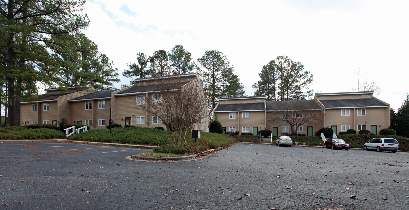 Northwoods Apartments in Clayton, NC - Building Photo