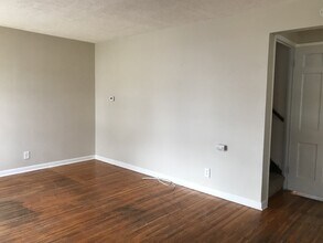 61 Ashwood Dr in Rochester, NY - Building Photo - Building Photo