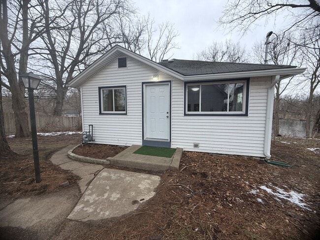 property at 200 W Vistula St