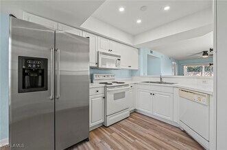 26658 Little John Ct in Bonita Springs, FL - Building Photo - Building Photo