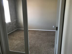 1740 SW Panorama Dr in Pullman, WA - Foto de edificio - Building Photo