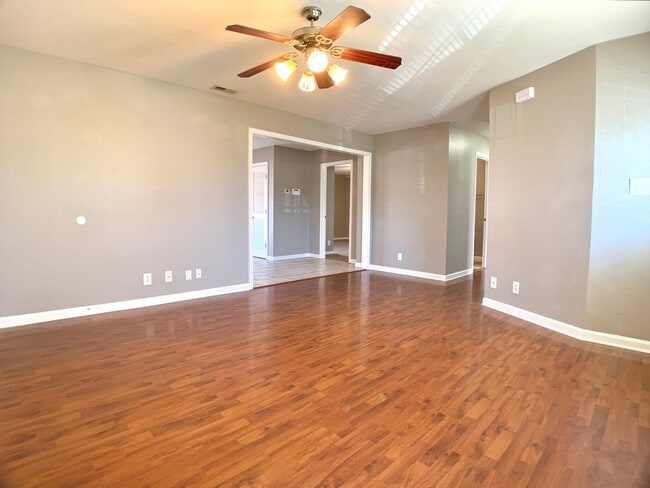 118 N Cavalcade Cir in Oak Grove, KY - Building Photo - Building Photo