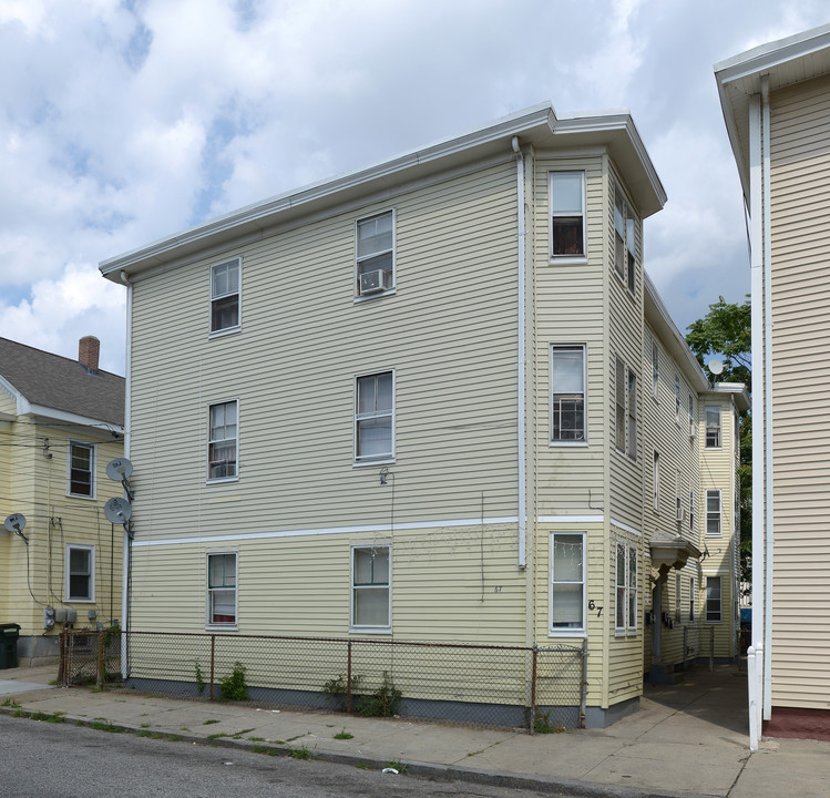 67 Russo St in Providence, RI - Foto de edificio