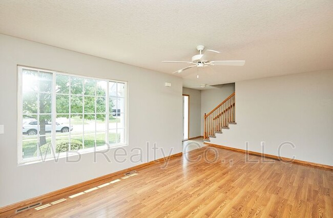 615 SE Prairie Park Ln in Waukee, IA - Building Photo - Building Photo
