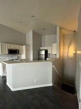 6385 Dan Blocker Ave in Henderson, NV - Foto de edificio - Building Photo