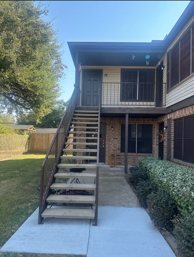 property at 709 Skylark Rd