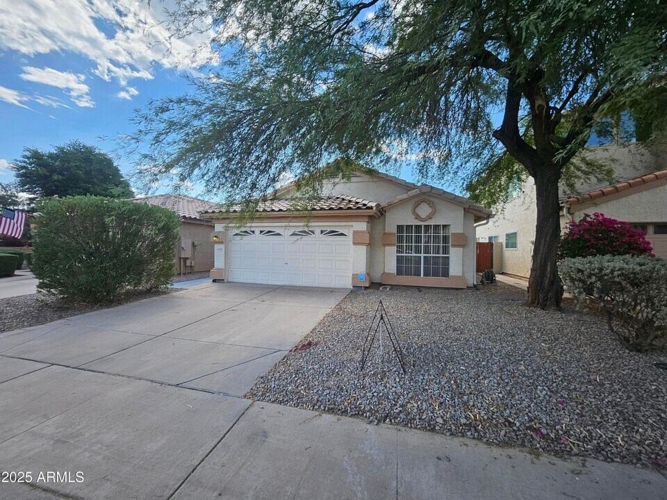 4161 E Tanglewood Dr in Phoenix, AZ - Building Photo