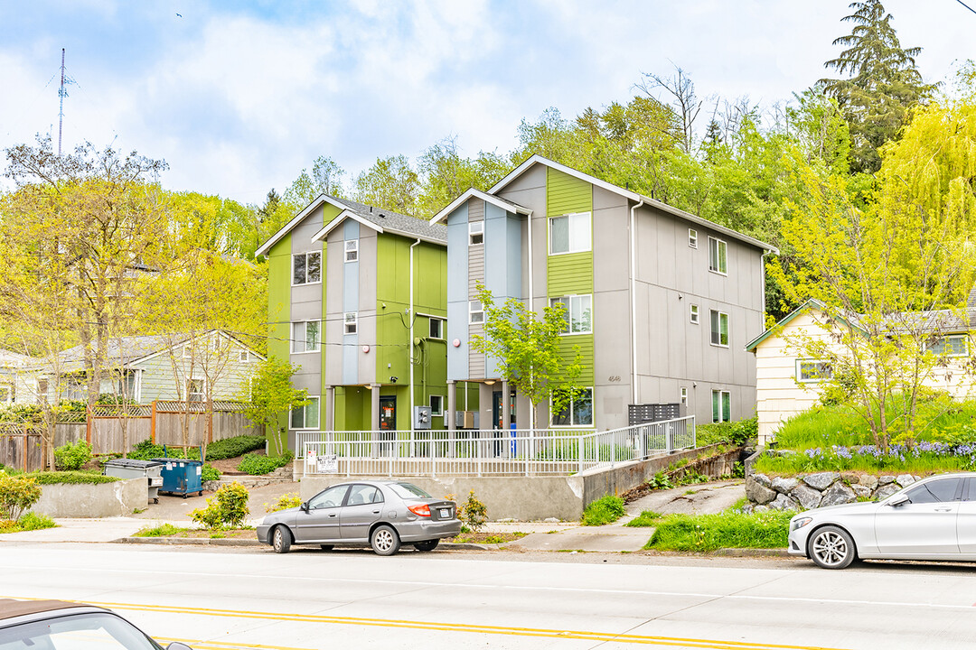 Elegant, Efficient Studios in Beautiful De... in Seattle, WA - Foto de edificio