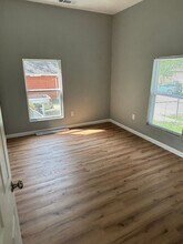 1636 N Sherman Ave in Springfield, MO - Foto de edificio - Building Photo