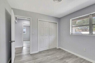 269 NW 12th Ave in Boca Raton, FL - Building Photo - Building Photo