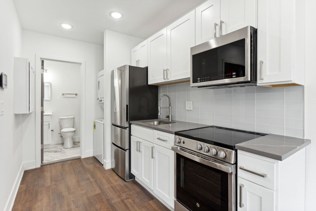 1831 N 33rd St in Philadelphia, PA - Building Photo