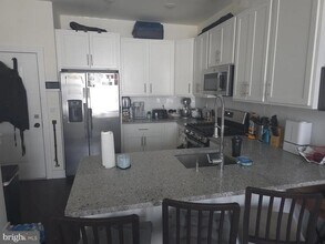 512 W Montgomery Ave in Philadelphia, PA - Building Photo - Building Photo