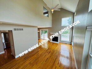 15951 Sandalwood Creek Dr in Ballwin, MO - Building Photo - Building Photo