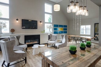 1000 Kiely in Santa Clara, CA - Building Photo - Building Photo