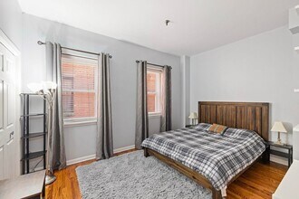 227 Christopher Columbus Dr, Unit 233B in Jersey City, NJ - Building Photo - Building Photo